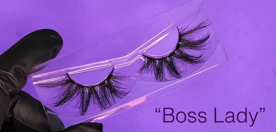 Lashes "boss lady"
